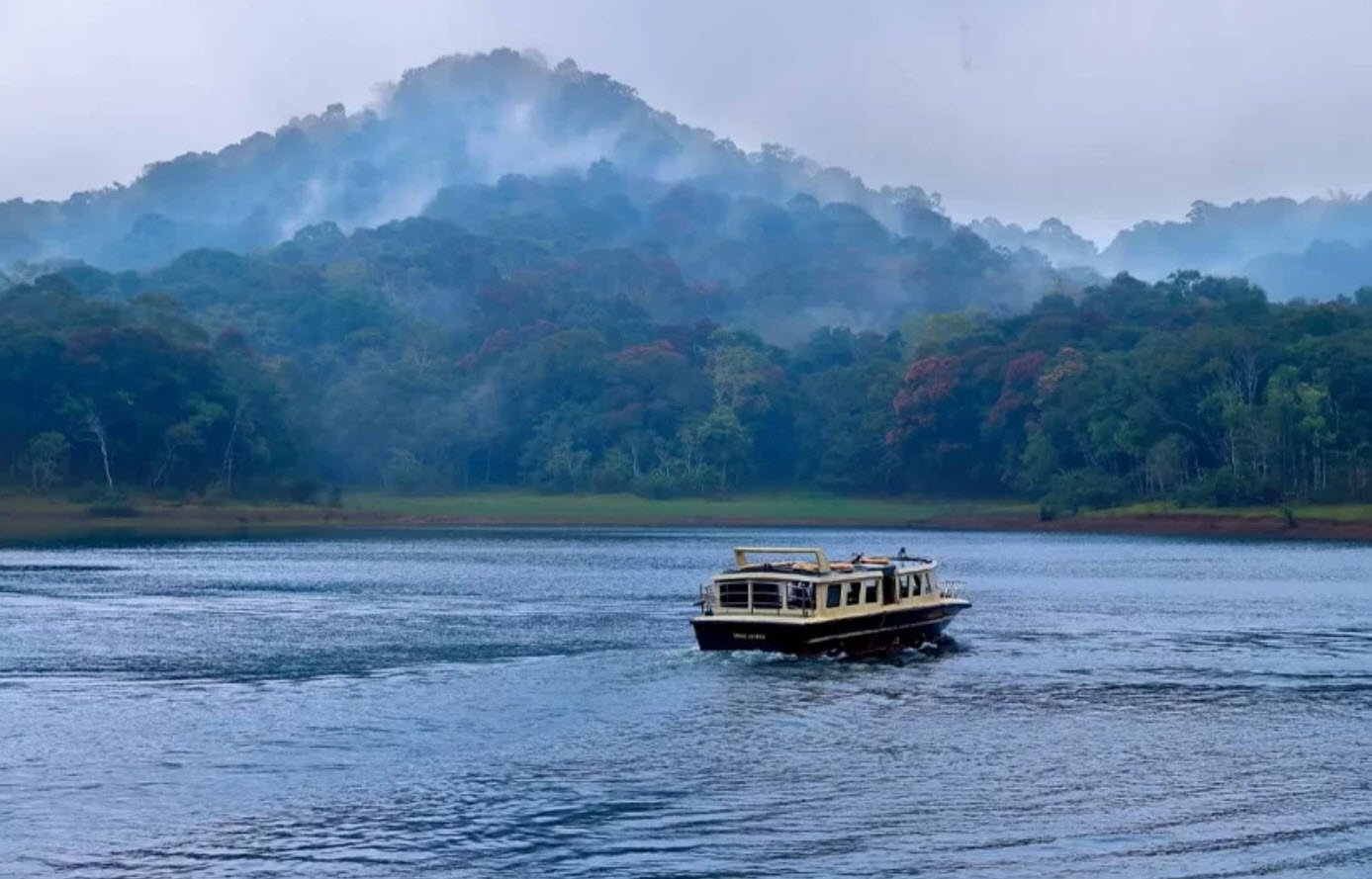 Thekkady Travel Guide for Indian Tourists | Periyar Wildlife Sanctuary & Spice Tours